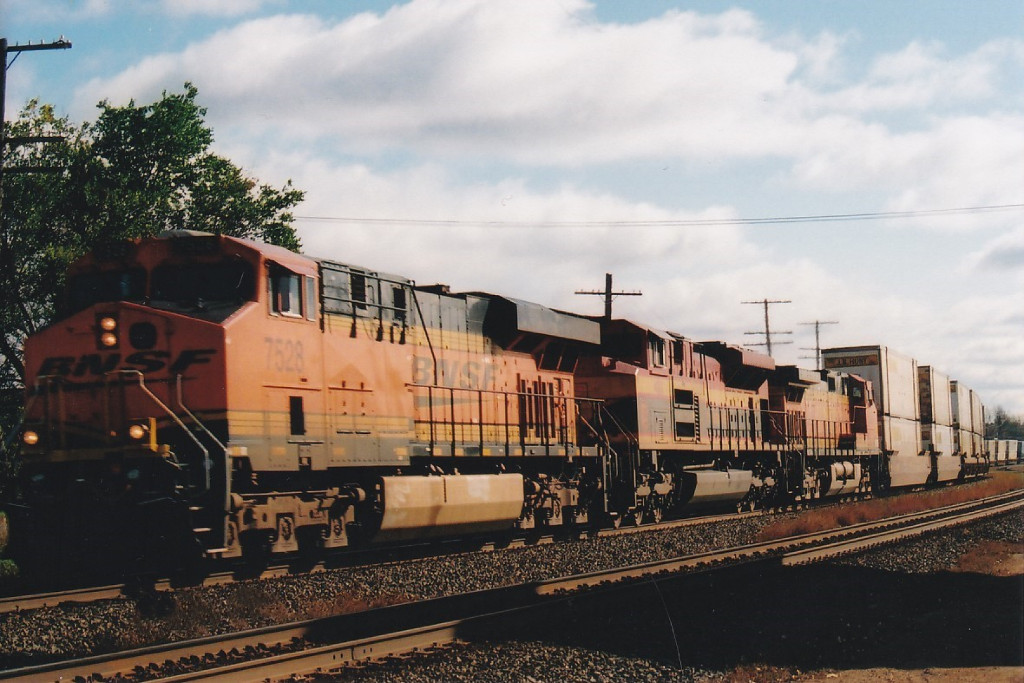 BNSF 7528 West